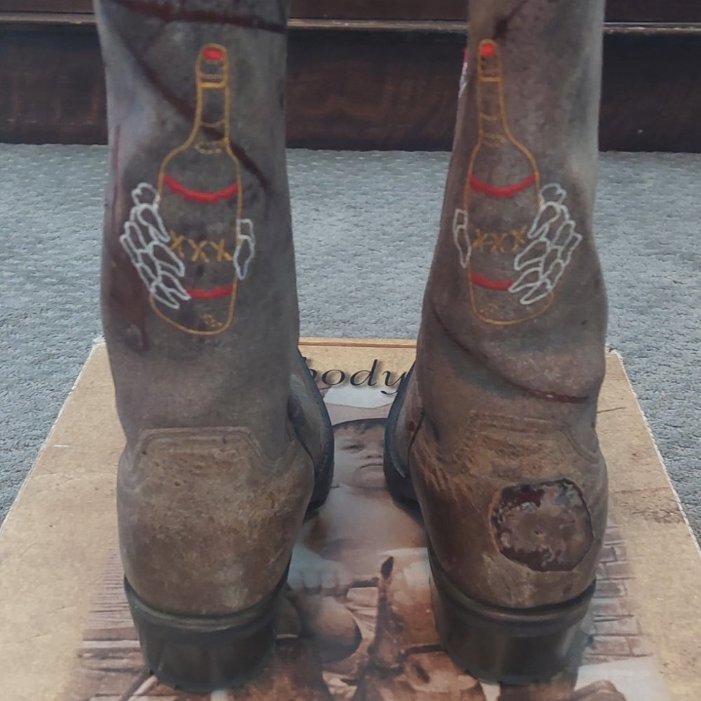 Boots - Picture 3 of 6